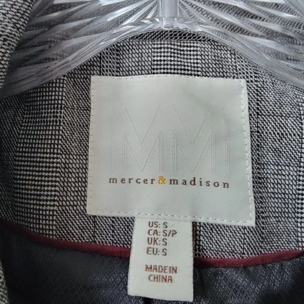 MERCER & Madison Black & White Houndstooth Blazer